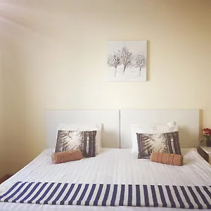  Homestay 12 Greenpoint Guesthouse